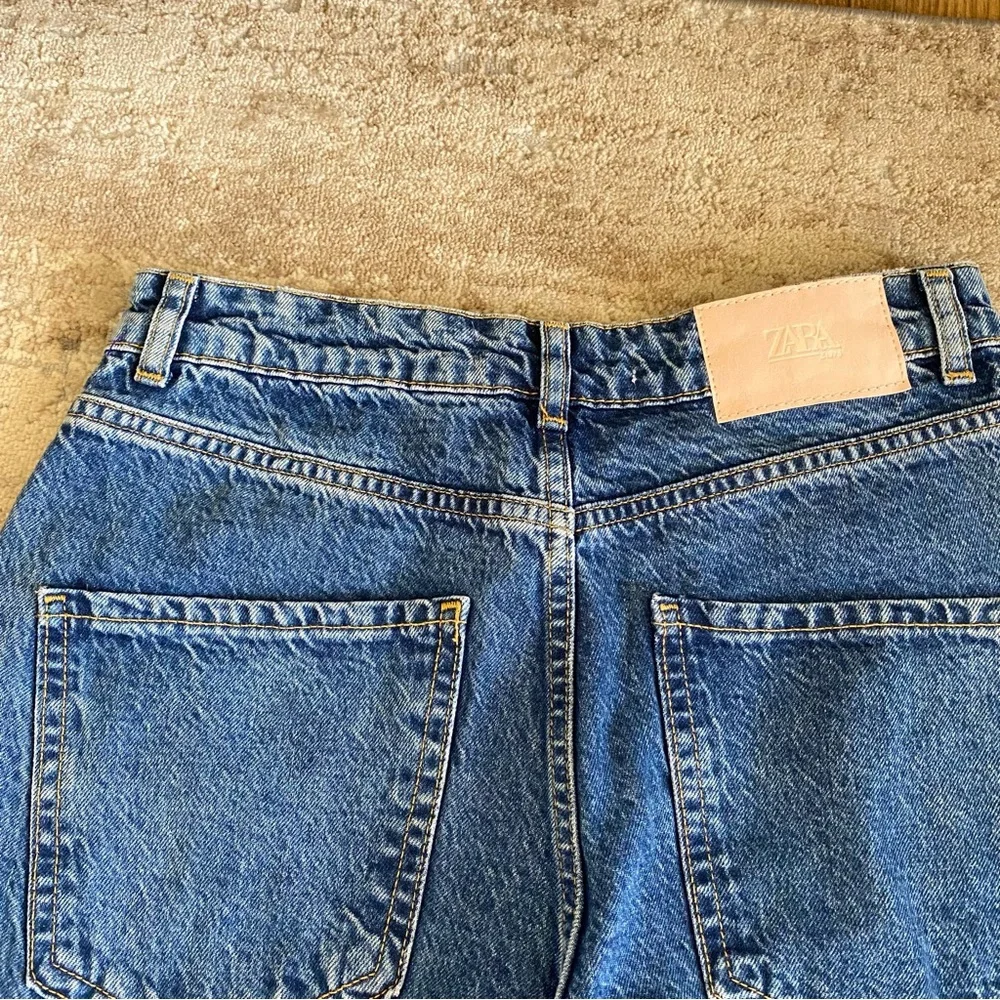 Zara Wide Leg Flare Jeans Retro Vintage Inspired Barrel Classic Blue Denim: 4 - Picture 7 of 10